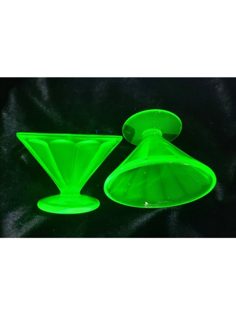 Federal Glass Company Pudding Custard Sherbet 2 Cups Glowy Depression Green - Picture 2 of 16